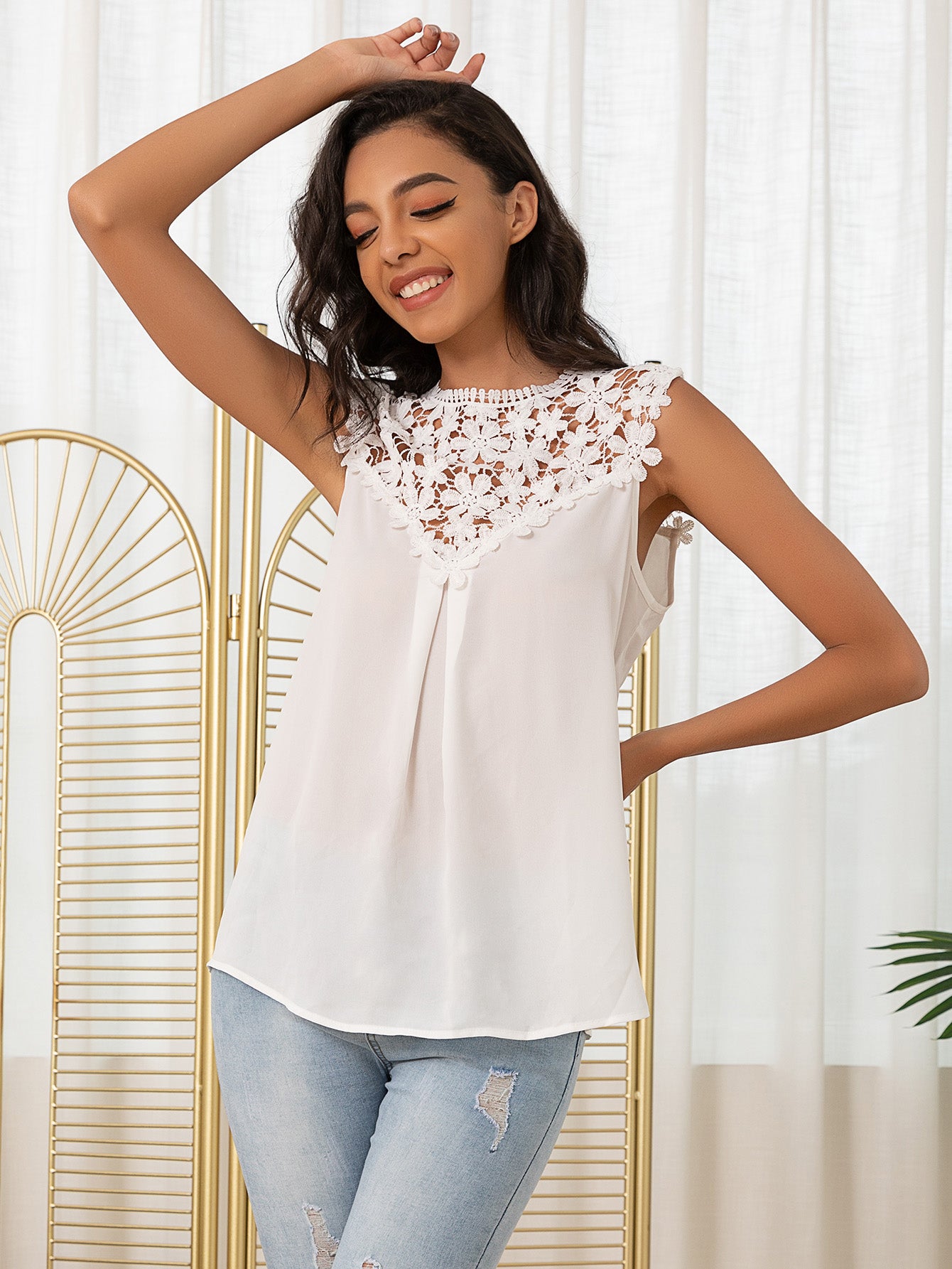 Lace Trim Round Neck Long Sleeve Tank Top